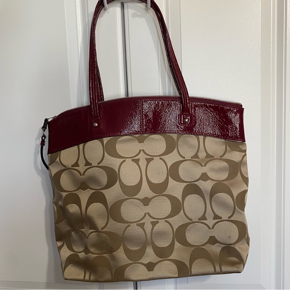 Coach Burgundy and Tan Tote Bag with Signature Design - Picture 2 of 8